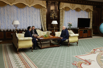 Рост товарооборота и крепкий фундамент отношений: о чем шла речь на встрече Лукашенко с послом Таджикистана