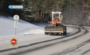 Свыше 700 человек и 500 единиц техники устраняют последствия снежной стихии в Гродненской области