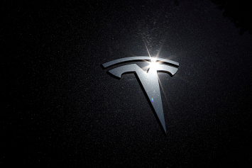 Tesla отзывает 200 тысяч автомобилей в США для устранения неисправности 