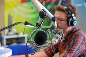 Почему белорусское радио сохраняет популярность