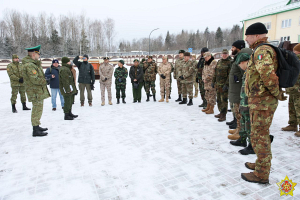 МО: военные атташе из 21 страны знакомятся с работой белорусских пограничников на границе с Литвой