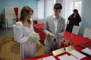 Свадьба голосованию не помеха — молодожены из Могилева