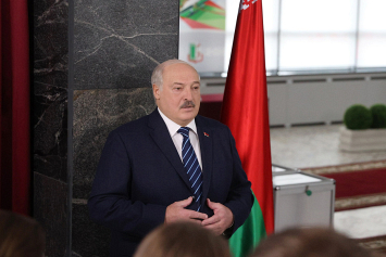 Лукашенко проголосовал на выборах и ответил на самые острые вопросы белорусских и зарубежных СМИ