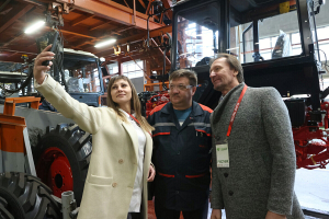 За семь лет Минский тракторный завод посетили более 50 тысяч туристов из 76 стран