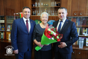 В День Конституции свое 98-летие отмечает ветеран Великой Отечественной войны Аэлита Самсонова