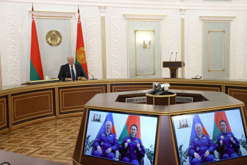 О чем Лукашенко говорил с Олегом Новицким и Мариной Василевской накануне их космического полета