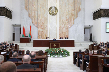 За что Лукашенко поблагодарил депутатов и сенаторов седьмого созыва и чего ждет от нового состава Парламента