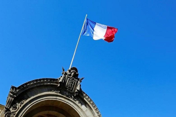 Правительство Франции обвинили в намерении «обчистить карманы» граждан страны