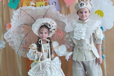 Необычный модный показ из бросового материала устроили воспитанники детсада в агрогородке Дашковка