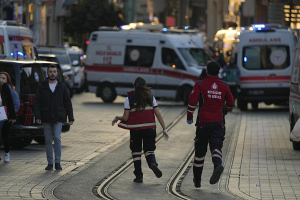 В многоэтажном доме Стамбула произошел пожар – есть жертвы