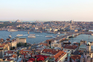 Неизвестные обстреляли гостиницу в Стамбуле