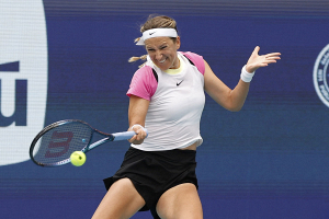 Азаренко вышла в 1/8 финала теннисного турнира в Чарльстоне