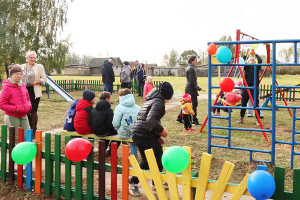 «Белая Русь» подарила жителям агрогородка Мишни Мстиславского района детскую площадку