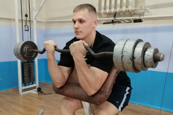Спорт дает чувство уверенности в себе и повышает жизненный тонус – студент Антон Миночкин