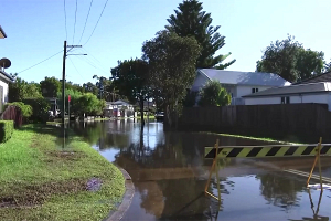 Более 150 человек на востоке Австралии были спасены от наводнения
