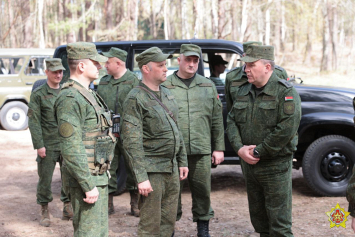 Министр обороны пообщался с запасниками 19-й гвардейской мехбригады 