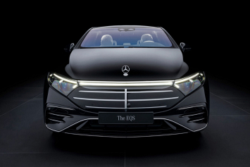 Компания Mercedes-Benz представила обновленный электрический лифтбек EQS