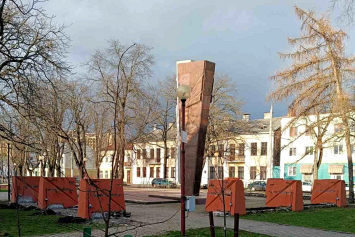 В Бресте начались работы по обновлению памятника в честь воинов-освободителей