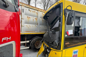 Число пострадавших в ДТП с автобусом и фурой на Смиловичском тракте в Минске достигло 43