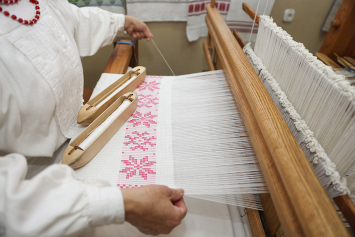 Традиционное белоузорчатое ткачество – историко-культурная ценность Понеманья
