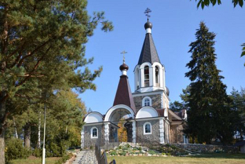 Храм Рождества Пресвятой Богородицы в Великой Кракотке называют белорусским Афоном