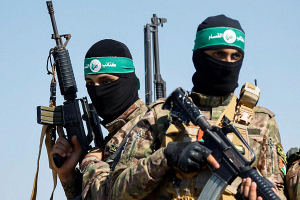 ХАМАС запустило 20 ракет по армейской казарме на севере Израиля