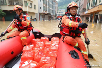 Фотофакт. Из-за продолжительных ливней в китайской провинции Гуандун эвакуировано около 110 тыс. жителей