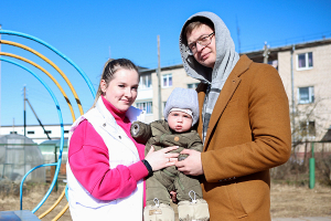 В Беларуси с 1 мая на 2,9 процента вырастут госпособия семьям, воспитывающим детей