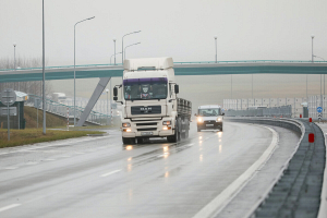 Лукашенко: за три десятилетия в Беларуси почти в два раза увеличилась протяженность дорог