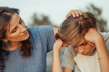 Психолог объяснила, какие подростки особенно болезненно переживают невзаимную влюбленность и как им помочь