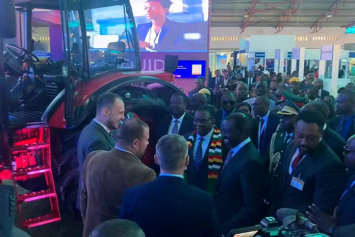 Президенты Зимбабве и Кении посетили экспозицию Made in Belarus на выставке Zimbabwe International Trade Fair