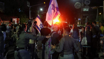 Несколько тысяч израильтян вышли на митинги, требуя освобождения заложников и новые выборы