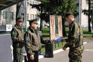 В воинских частях Беларуси проходят торжественные мероприятия чествования  отслуживших срочников