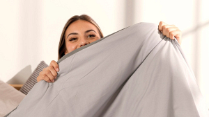 Помогает ли утяжеленное одеяло лучше спать? Рассказал сомнолог