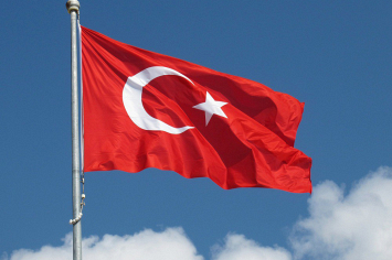 В Турции столкнулись два джипа – пострадали 16 человек