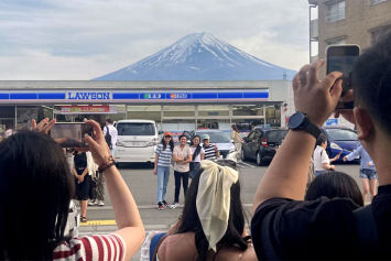 В японском городе для туристов закроют вид на гору Фудзияма из-за жалоб местных жителей