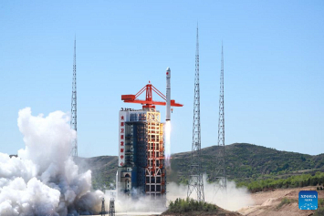 Центральное телевидение КНР: китайская ракета-носитель «Чанчжэн-6В» успешно осуществила первый полет