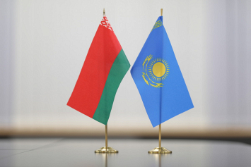 Беларусь и Казахстан обсудили вопросы сотрудничества в автомобильной и авиационной сферах
