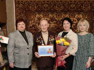 Профсоюзы Гомельской области поздравили ветеранов накануне 9 Мая