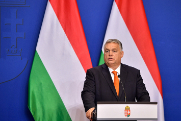 СМИ: Орбан обещал Зеленскому поддержать усилия по урегулированию конфликта в Украине