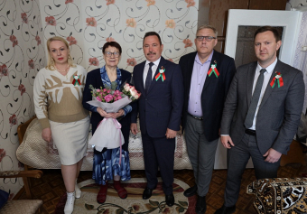 Виктор Ананич и коллектив Беларусбанка в канун 9 Мая навестили ветеранов