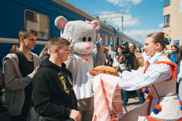 В Гомеле тепло встретили ребят из Донбасса, прибывших в Беларусь на оздоровление