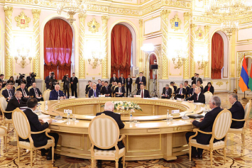 Лукашенко: ЕАЭС должен стать настоящим полюсом экономического притяжения в современном мире