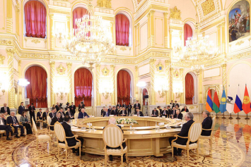 Мирзиёев: Узбекистан заинтересован в расширении практического партнерства с ЕАЭС