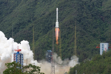 Китай благополучно запустил первый спутник Smart SkyNet 1-01 на среднюю околоземную орбиту