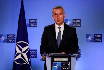 Столтенберг: блок НАТО не намерен направлять войска в Украину