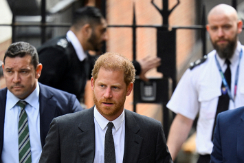 Названы имена четырех британских редакторов газет по делу о взломе телефона принца Гарри