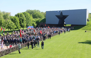 Около 60 тысяч человек приняли участие в праздничном митинге в Брестской крепости