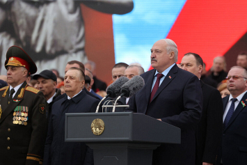 Лукашенко: война научила белорусов свято беречь родную землю и хранить память о подвиге предков