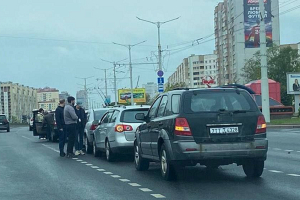 В Минске на перекрестке столкнулись три иномарки